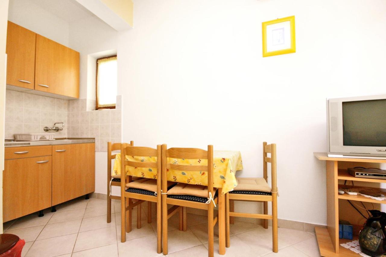 Apartments With A Parking Space Rovanjska, Paklenica - 6209 Exterior foto